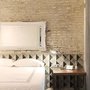 https://triana-loft-sevilla-apartment.es-andalucia.com