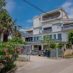 Busljeta Apartament Starigrad Paklenica